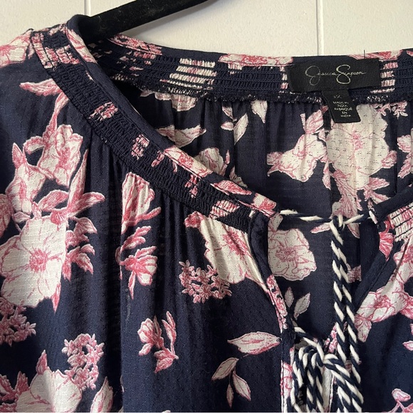 Floral Blouse - Picture 6 of 7